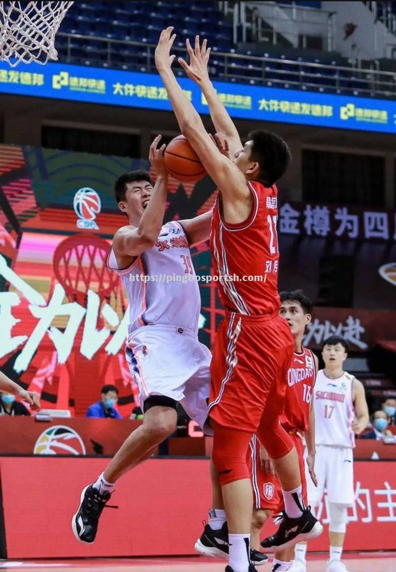 平博-篮球赛事中一位球员的出色表现震撼了现场观众